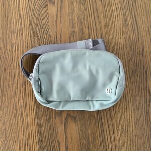 Lululemon everywhere belt bag 1L